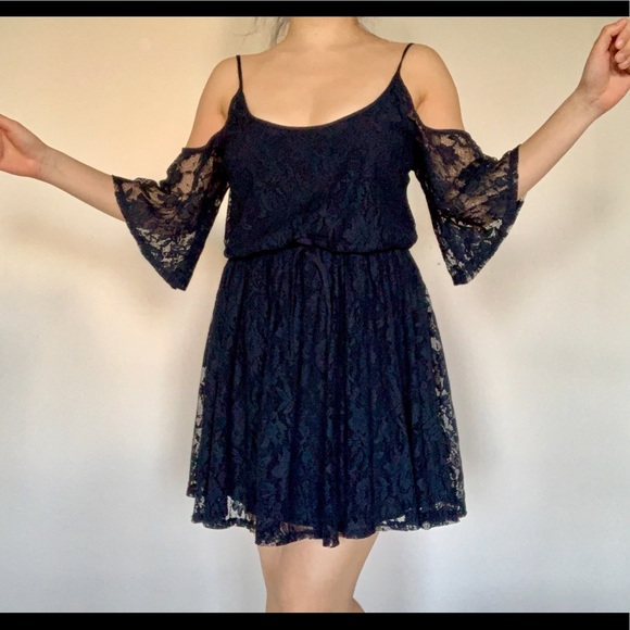 Hollister Dresses & Skirts - Hollister navy lace mini cold shoulder dress sz S